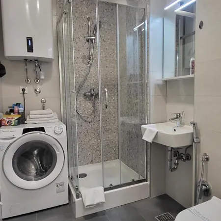 شقة Mek